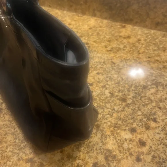 Coach Gallery Soft Black Leather Handbag Tote Purse - Picture 3 of 13